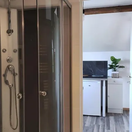 équipé Au Sein D'une Fermette * Moncy