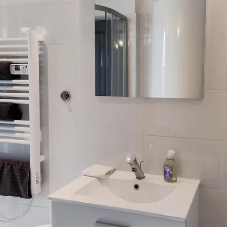 Апартаменты Studio Lumineux Entree Privee Bocage Normand