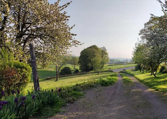 Apartment Equipe Au Sein D'une Fermette Moncy